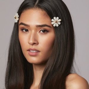 Each Jewels Retro Flower Barrettes Hair Clips